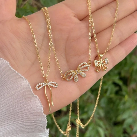 Collana Con Ciondolo A Fiocco Rame Placcato Oro 18K Zirconia Gioielli Delicati Regalo Per Donne