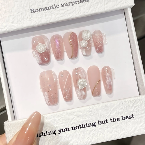 Press On Nägel Rosa Verlauf 3D Weiße Rose Künstliche Perle Dekor Sargform Glitzer Elegant Handgefertigt Stil Für Frauen