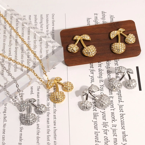Collana E Orecchini A Forma Di Ciliegia Acciaio Inossidabile 316 Zircone Placcato Oro PVD Gioielli Di Frutta Da Donna