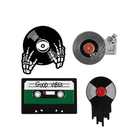 Retro Musik Emaille Brosche Pins Vintage Vinyl Schallplatte Plattenspieler Kassette Film Filmklappe Legierung Abzeichen