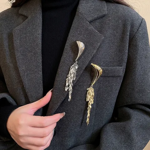 Vintage Geometrische Quasten Brosche Metall Blatt Anhänger Anstecknadel Elegant Revers Accessoire Für Damen Anzug Schmuck