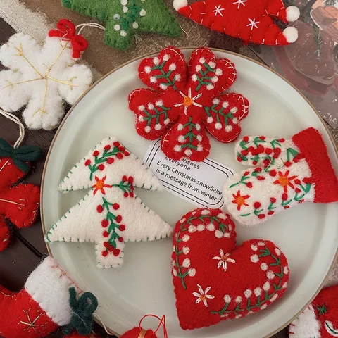 Handmade Wool Felt Christmas Hanging Ornaments Reindeer Tree Star Sock Glove House Embroidery Holiday Party Decoration