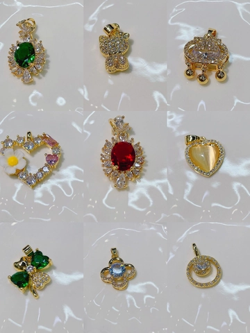 Elegant Copper Pendant Jewelry For Women With Zircon Rhinestone Heart Four Leaf Clover Flower Longevity Lock Design