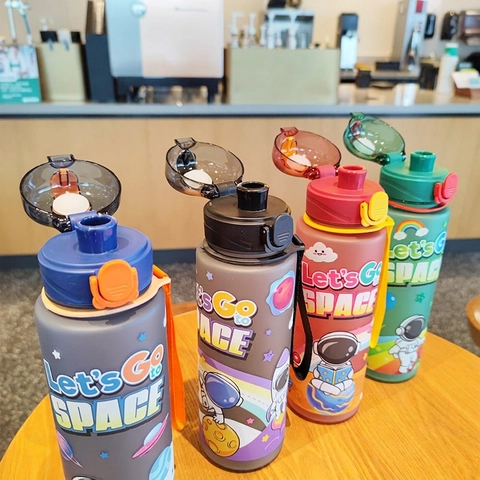 Bouteille Eau Plastique Astronaute Dessin Animé Sangle Portable Finition Mate Articles Boisson Sport Plein Air Voyage Enfants