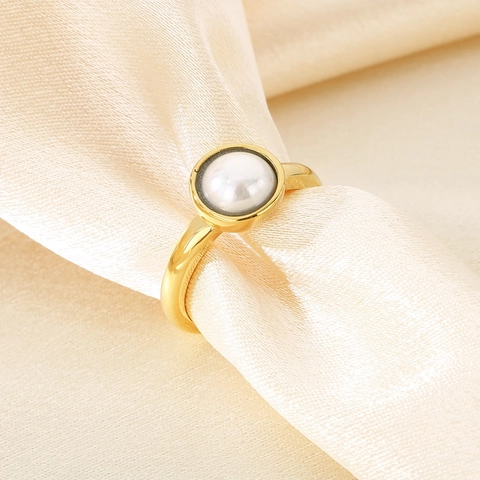 Stainless Steel Artificial Pearl Ring Simple Polished Bezel Set Vintage High End Style For Women Elegant Finger Jewelry