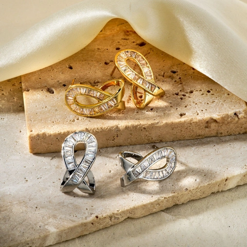 Pendientes de Botón Geométricos Giro Infinito en Cobre con Circonia Incrustada Joyería de Moda Coreana para Mujer Color Plata Oro