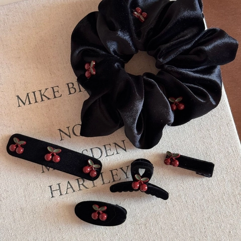 Cherry Black Velvet Hair Clip Scrunchie Vintage Sweet Fashion Hair Accessories Women