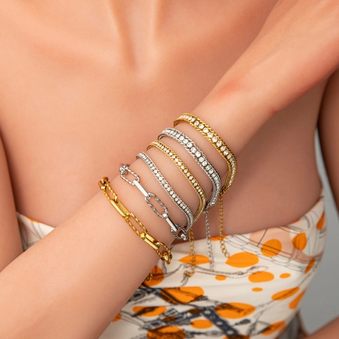 Bracciale in Acciaio Inossidabile Placcato Oro 18K con Strass per Donna Bracciale a Catena Cava Personalizzato Regolabile