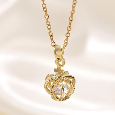 Fashion Stainless Steel Crown Pendant Necklace For Women Gold Plated Rhinestone Inlaid Clavicle Chain Jewelry Gift