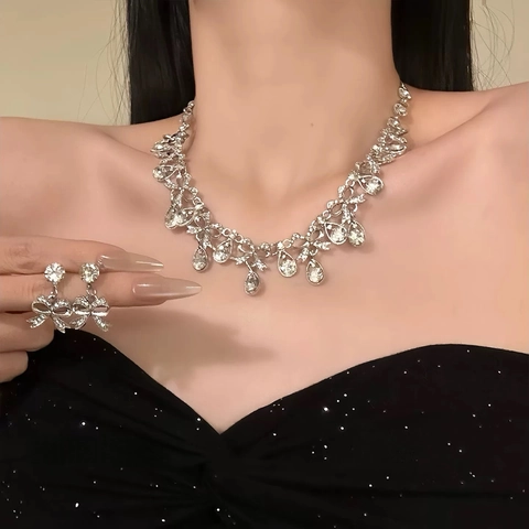 Set Di Gioielli Collana Con Ciondolo A Goccia E Orecchini In Lega Fiocco Elegante Scintillante Moda Per Donna