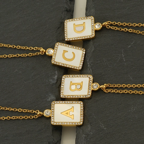 Collar Con Colgante Cuadrado De Letra Inicial Acero Inoxidable Chapado En Oro 18K Nácar Diamantes Joyería Para Mujer