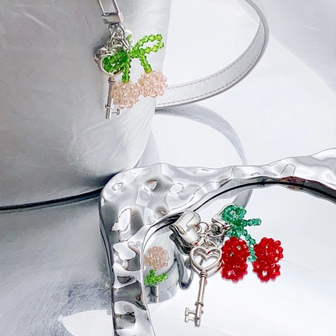 Cherry Heart Lock Keychain Beaded Crystal Alloy Handmade Woven Fruit Pendant Sweet Aesthetic Bag Charm Accessory For Women