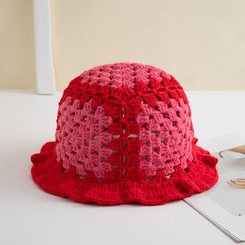 Chapeau Bob au Crochet Fait Main pour Femme Doux Volants Ajouré Tricoté Chapeau de Pêcheur Hiver Chaud Acrylique Couleur Contraste