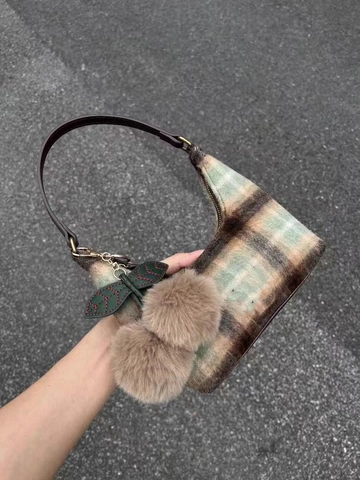 Borsa Sottobraccio In Lana A Quadri Vintage Borsa A Tracolla Con Ciondolo A Sfera Di Pelo Per Donna Stile Invernale Alla Moda