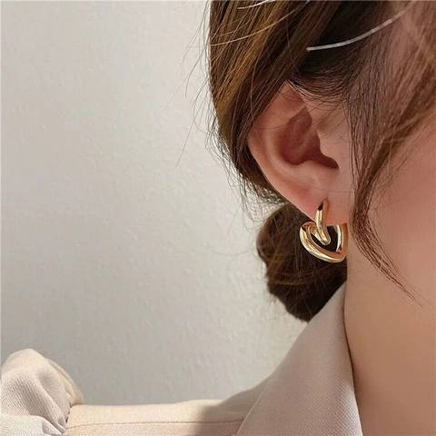 Verdrehte Herz Ohrringe Für Frauen Minimalistisch Elegant Metall Vergoldet Schmuck Kupfer Ohrstecker Nischendesign