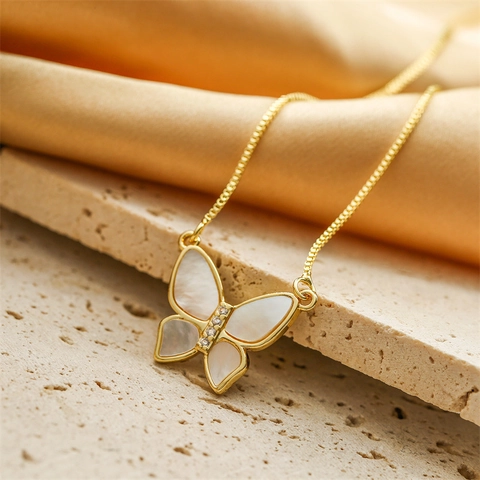 Butterfly Heart Pendant Necklace Copper Gold Plated With Mother Of Artificial Pearl And Cubic Zirconia Elegant Jewelry For Women