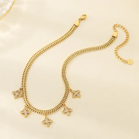 Collana Con Cinque Pendenti A Quadrifoglio Acciaio Inossidabile Oro Con Intarsio Di Strass Gioielli Eleganti Da Donna