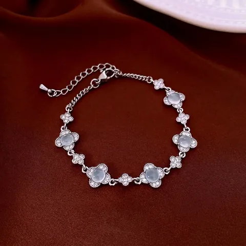 Elegantes Kleeblatt Blumen Armband Kupfer Zirkon Synthetischer Edelstein Verstellbar Für Damen Minimalistischer Schmuck