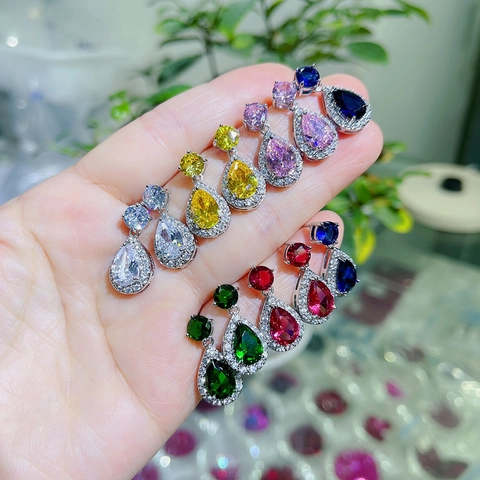 Elegante Koperlegering Waterdruppel Zirconia Oorbellen Voor Vrouwen Luxe Peervormige Kristallen Hangoorbellen Clip-on Sieraden