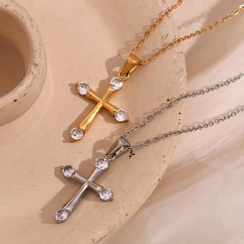 Collana Con Pendente A Croce Placcata Oro 18K Acciaio Inossidabile Semplice Micro Intarsio Zircone Bianco Gioielli Alla Moda Donna