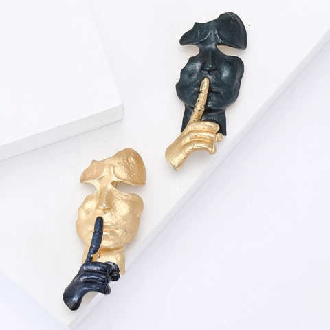 Silence Is Golden Abstract Face Brooch Alloy Enamel Mask Lapel Pin Creative Artistic Jewelry For Men Women Suit Decor