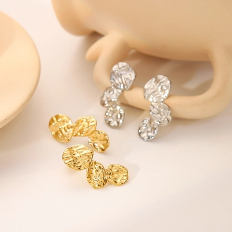 Orecchini A Lobo Acciaio Inossidabile Texture Pieghettata Irregolare Placcato Oro 18K Minimalista Geometrico Vintage Chic Donne