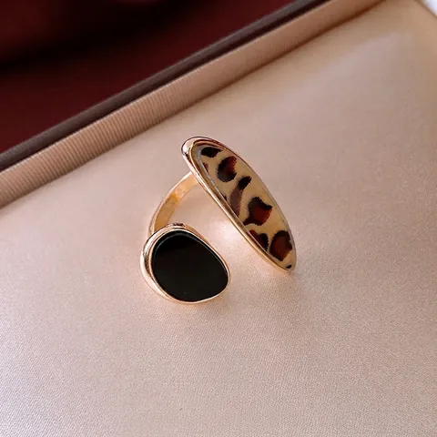 Vintage Asymmetric Open Ring Alloy Leopard Print Enamel Geometric Adjustable Jewelry For Women Retro Fashionable Elegant