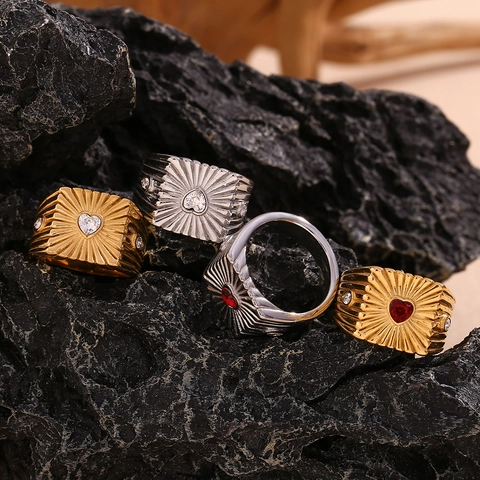 Vintage 18K Vergoldet Edelstahl Herz Zirkonia Quadratischer Siegelring Für Damen Radiale Textur Mode Fingerschmuck