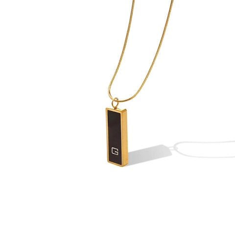 Collana Minimalista Con Pendente Rettangolare In Acrilico Nero Lettera G Acciaio Inossidabile Placcato Oro Catena Serpente