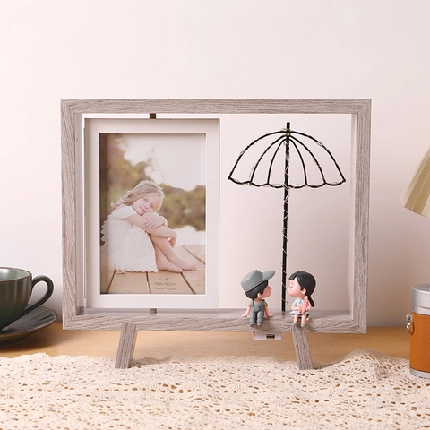 Cornice Per Foto Rotante In Legno A Doppia Faccia Con Luce LED Ornamento Da Tavolo Nordico Luce Notturna Regalo