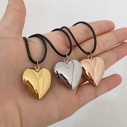 Collana con Medaglione Fotografico a Forma di Cuore per Donna Collana con Pendente a Cuore in Acciaio Inossidabile Lucido Gioielli Regalo