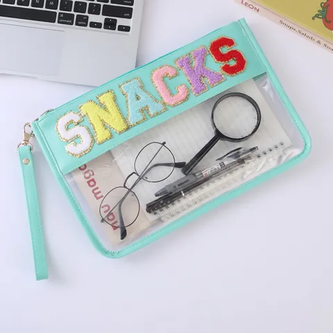 Bolsa De Maquillaje Impermeable Cuero PU PVC Transparente Parches De Letras Chenille Cremallera Neceser Con Correa De Muñeca