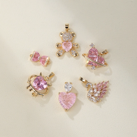 Colgantes Circonita Rosa Cobre Chapado Oro 18K Corazón Oso Lazo Cisne Para Joyería DIY Accesorios Estéticos Dulces