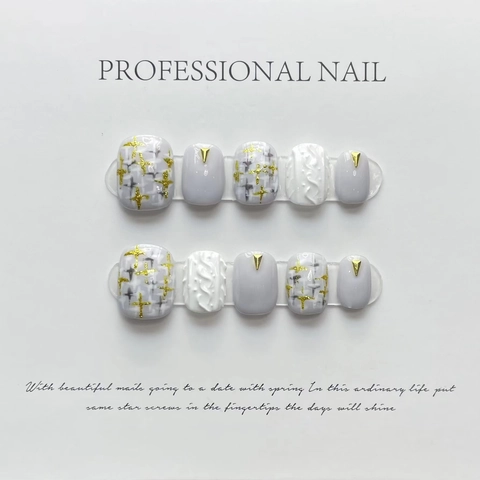 Handmade Press On Nails 3D Relief Flower Tweed Design Gold Foil Elegant Grey White For Women Artificial Fingernails