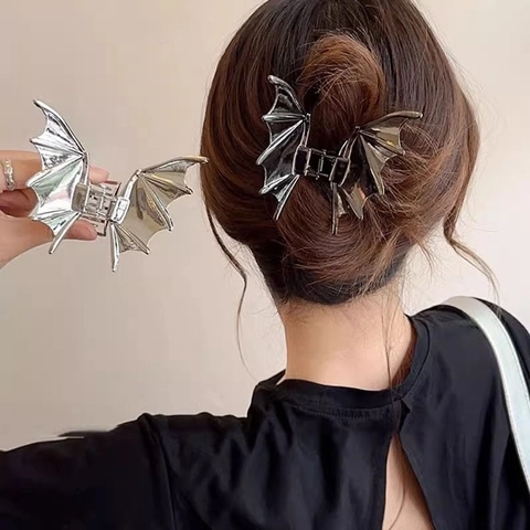 Metal Bat Wings Hair Claw Clip Halloween Gothic Punk Alloy Shark Clip For Women Girls Hair Accessories