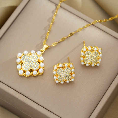 Luxury Four Leaf Clover Jewelry Set Gold Plated Titanium Steel White Pearl Clear Zirconia Pendant Necklace Stud Earrings Elegant Fashion Women Jewelry