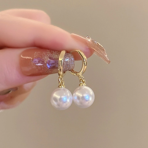 Elegant French Style Copper Hoop Earrings With Round Artificial Pearl Gold Silver Color Electroplated Jewelry For Women