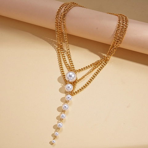 Collana Multistrato In Lega Placcata Oro Con Pendente A Nappa In Künstliche Perle Sintetiche Sfumate Per Donna
