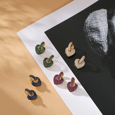Elegante Herzförmige Hängeohrringe Für Frauen Kupfer Pflaster Mehrfarbige Zirkon Geometrische Schmuck