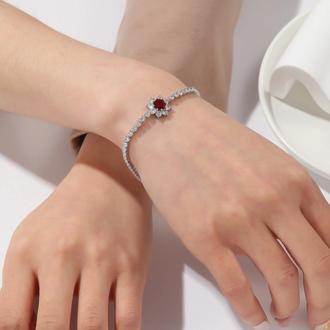 Bracelet Rivière Fleur Élégant Pour Femme Laiton Serti De Zircone Émeraude Rouge Bijoux De Luxe Étincelants Cadeau