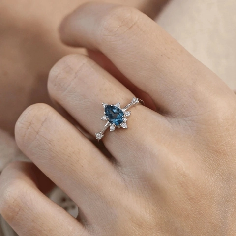 Pear Shaped Blue Gemstone Ring 925 Sterling Silver Halo Teardrop Vintage Elegant Jewelry For Women