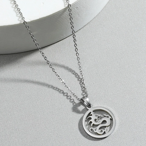 Minimalistische Titaniumstaal Holle Draak Hanger Ketting Gepolijste Chinese Draak Totem Ketting Voor Mannen Vrouwen Sieraden