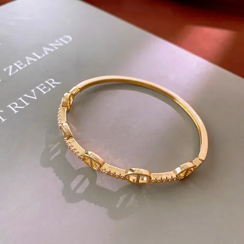 Gold Plated Copper Bangle For Women Geometric Pig Nose Anchor Link Cubic Zirconia Inlaid Luxury Minimalist Jewelry Gift