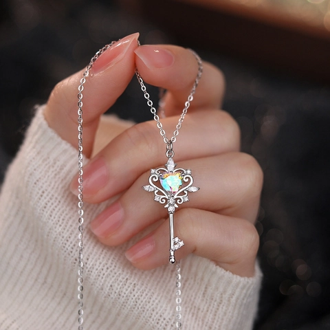 Elegante Collar con Colgante de Llave de Corazón de Plata de Ley S925 para Mujer Cadena de Clavícula Clásica con Incrustaciones de Circonia Joyería Regalo