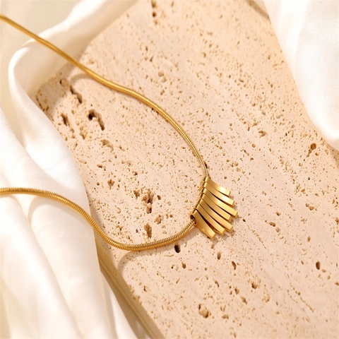 Minimalist Stainless Steel Fan Shaped Fringe Pendant Necklace Geometric Vertical Bars Snake Bone Chain Clavicle Necklace For Women