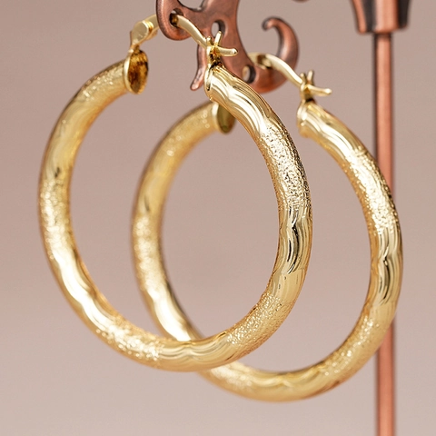 Orecchini A Cerchio Grandi Ottone Placcato Oro Texture Ondulata E Smerigliata Stile Francese Gioielli Tendenza Per Donne