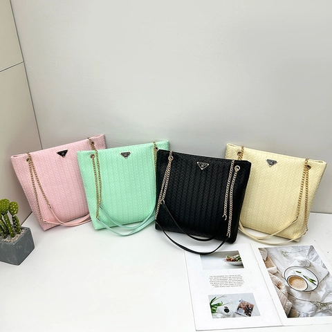 Women Woven PU Leather Tote Bag Large Capacity Shoulder Handbag With Metal Chain Strap Trendy Retro Elegant Style