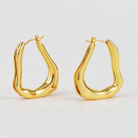 Boucles d'Oreilles Créoles Modernes à Surface Lisse Irrégulière Laiton Plaqué Or 18K Bijoux de Mode Géométriques Minimalistes Cadeau Femme