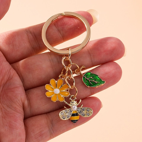 Bee Sunflower Daisy Keychain Metal Enamel Drip Oil Cute Cartoon Bag Pendant Key Ring Accessory For Women Girls
