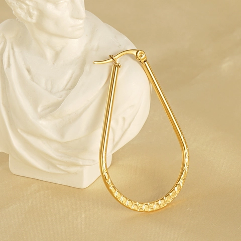 Vintage French Style Teardrop Hoop Earrings For Women Stainless Steel 18K Gold Plated Textured Rhombic Design